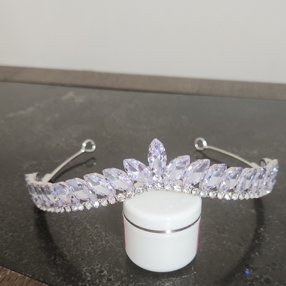 Silver Crystal Hair Accessory with Ornate Detailing main image 10
